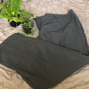 Size 16 Kirkland brand water resistant travel pant